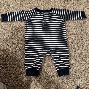 Old Navy bodysuit 0-3 month